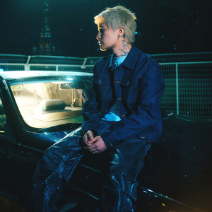 日本护士喂老头奶
